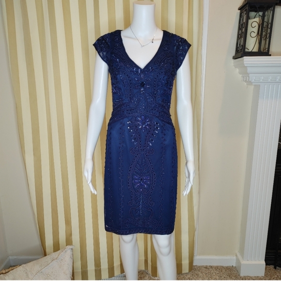 SUE WONG LACE BEADED VNECK COCKTAIL DRESS, NAVY 4 - Picture 3 of 16
